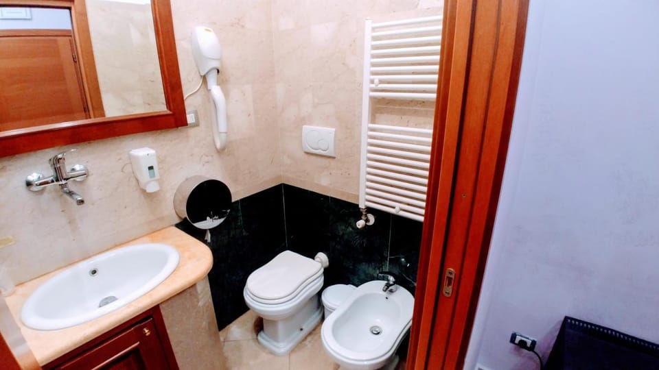 Toilet, Bathroom