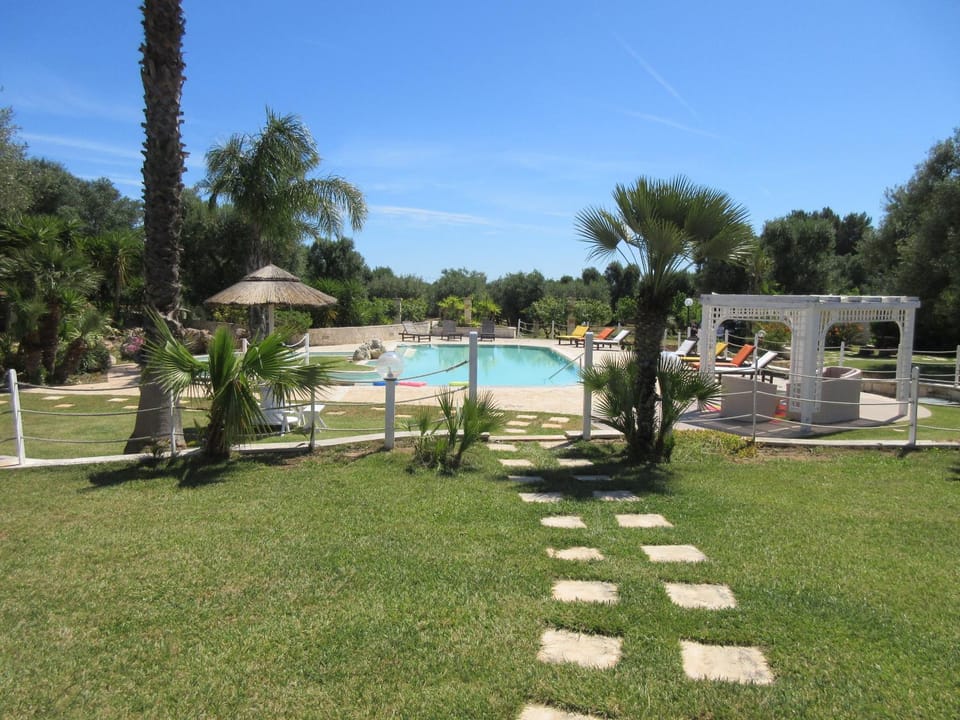 Garden, Swimming pool, Swimming pool