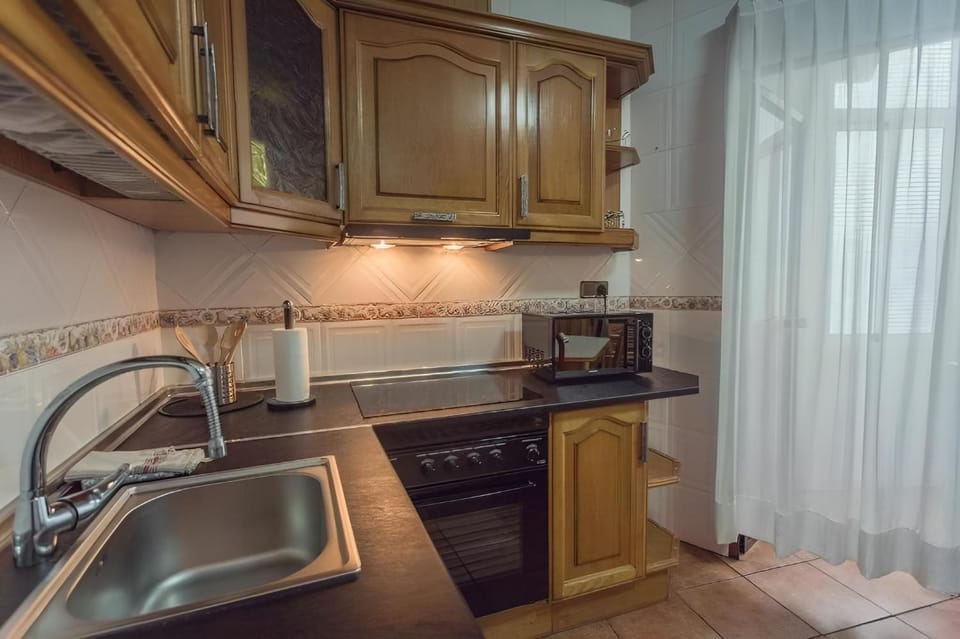 Kitchen or kitchenette, stove, stove, kitchen