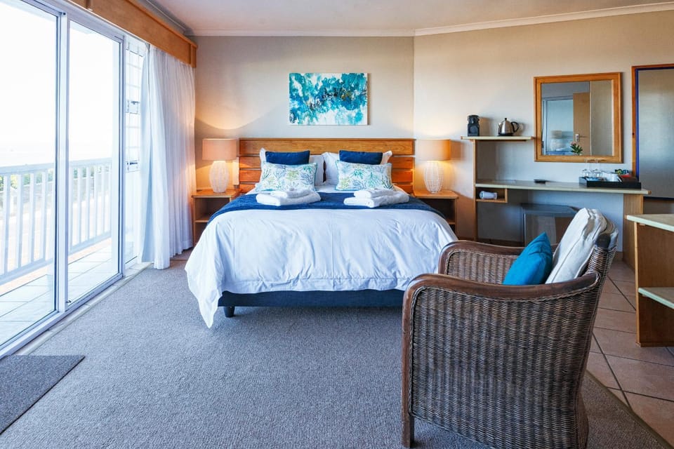 Shower, Toilet, Bathroom, Coffee/tea facilities, Bedroom, Sea view, children, young children, Family, heating, locker, safe