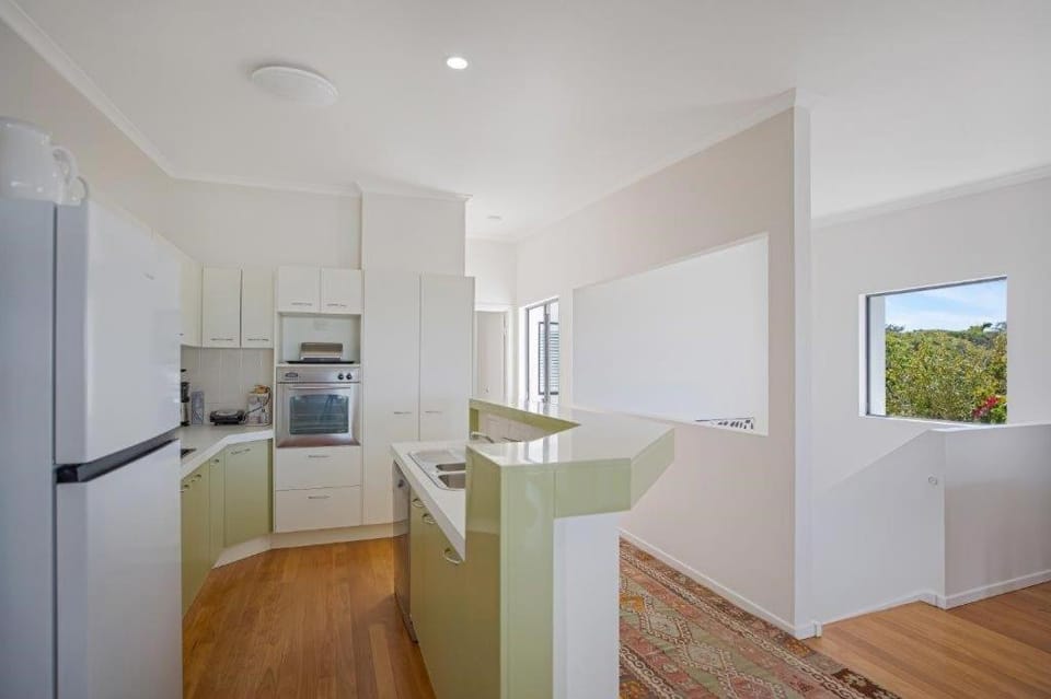 Kitchen or kitchenette, pet friendly, stove