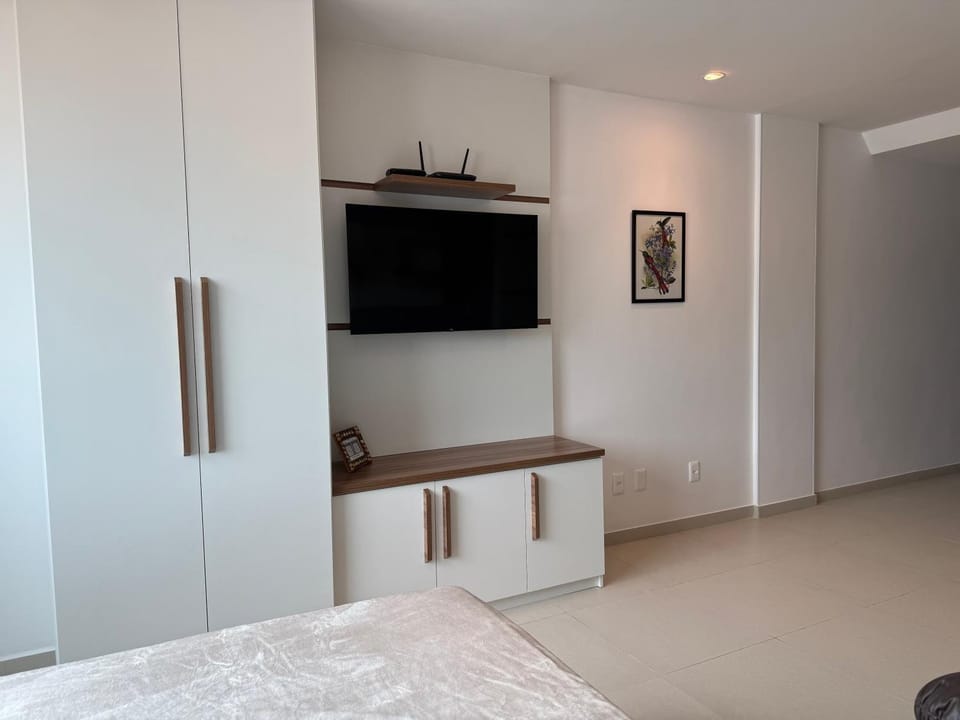 Bed, TV and multimedia, Photo of the whole room, Bedroom, wardrobe