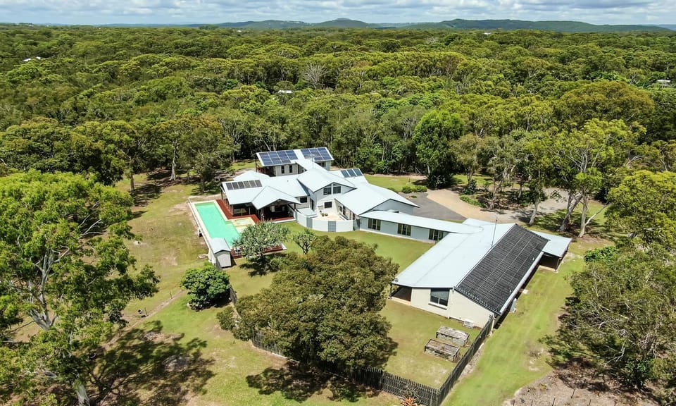 Property building, Bird's eye view, Mountain view