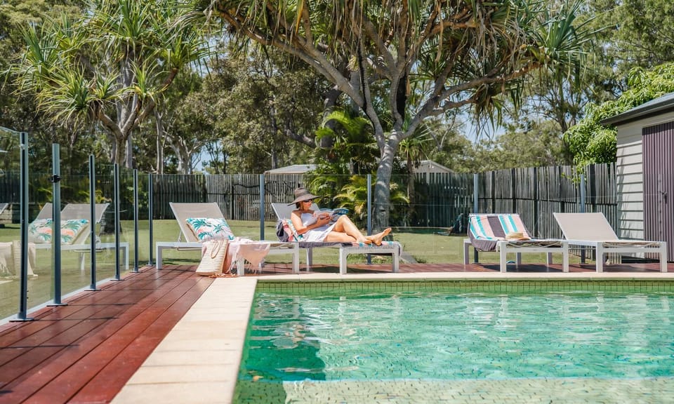 Garden view, Swimming pool, sunbed