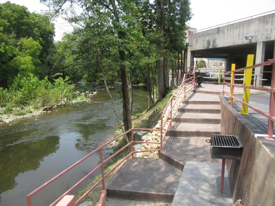 Patio, Day, BBQ facilities, Balcony/Terrace, Other, River view