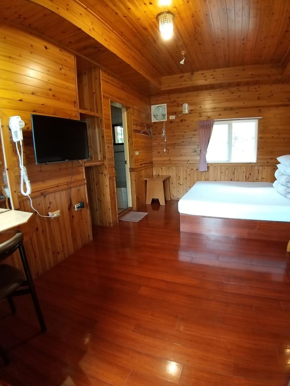 Photo of the whole room