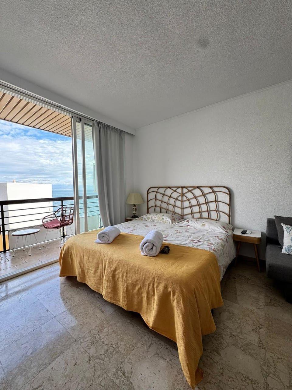 Castillo Santa Clara Estudio con vistas laterales al mar Apartment in Torremolinos