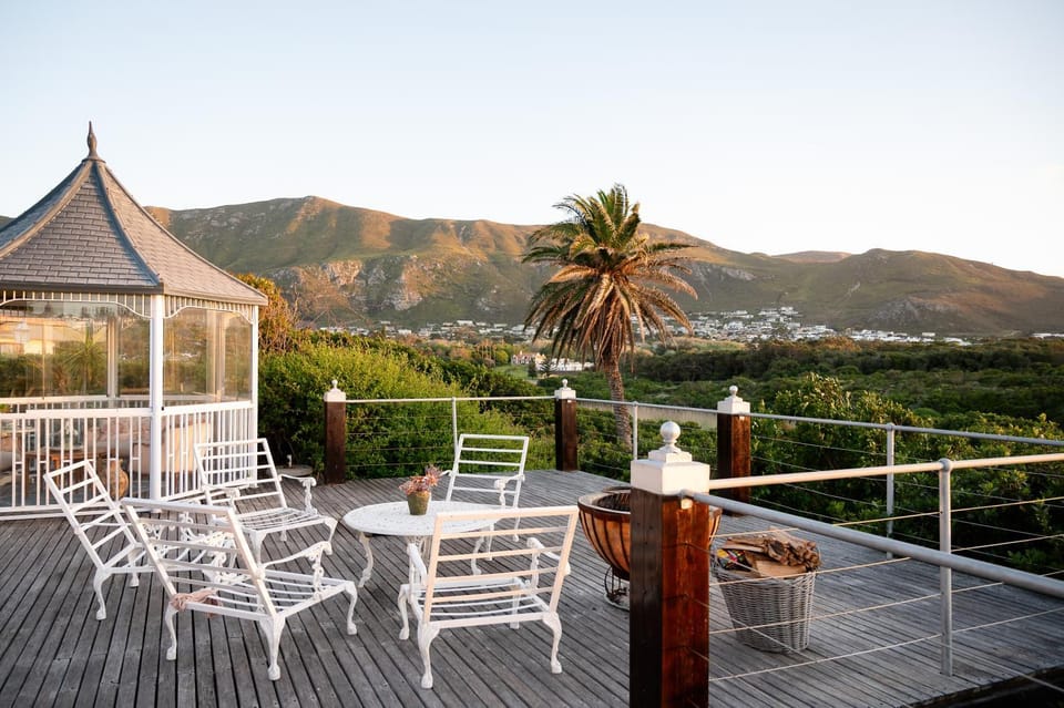 Natural landscape, View (from property/room), Balcony/Terrace, Seating area, Mountain view