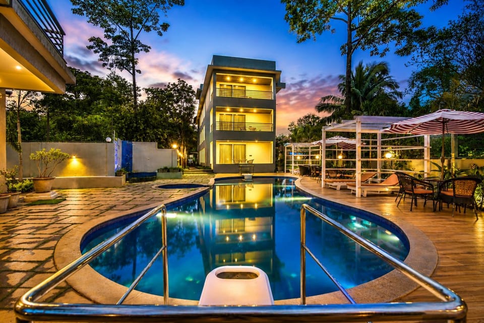 Patio, Pool view, Swimming pool