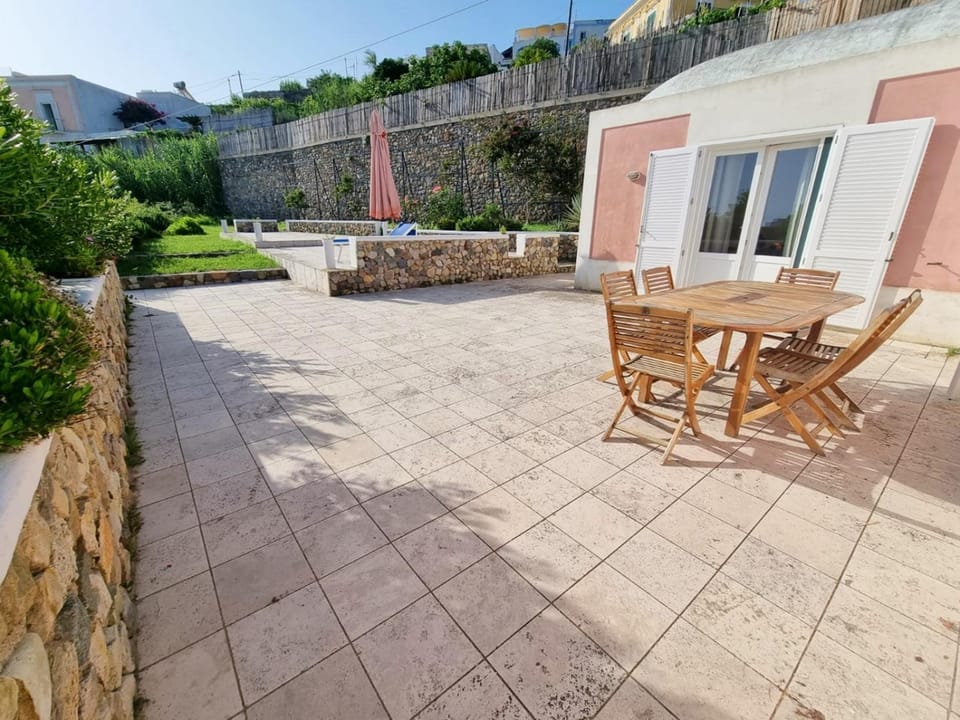 Balcony/Terrace, Garden view
