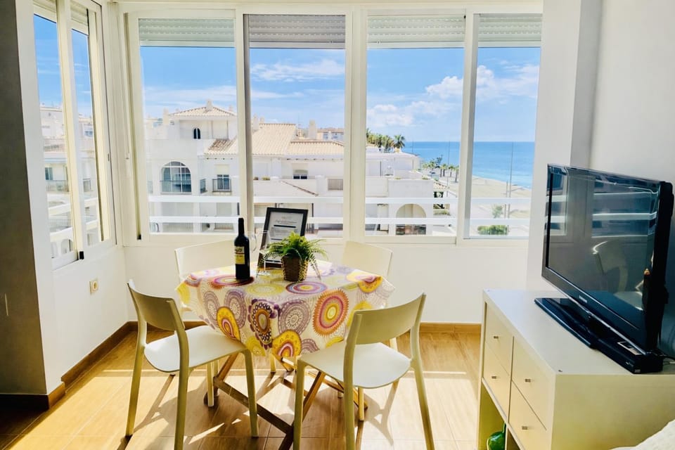 Natural landscape, TV and multimedia, View (from property/room), Balcony/Terrace, Sea view