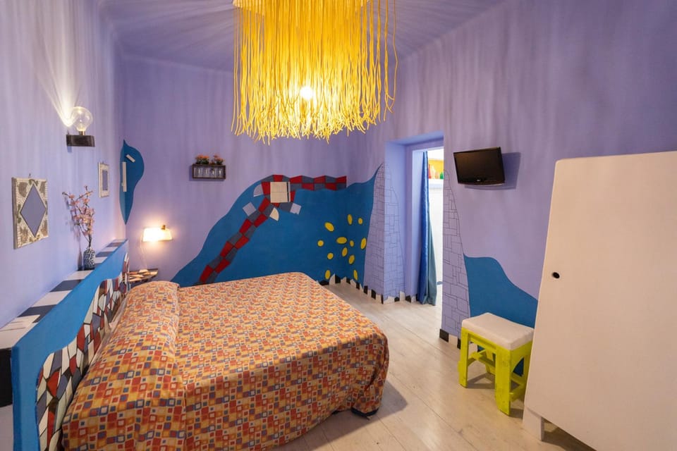 Art Rooms Joyful People Bed and Breakfast in Province of Taranto