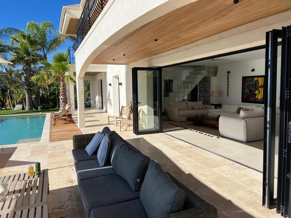 Spacious Guesthouse with amazing Monaco & Sea View Villa in French Riviera