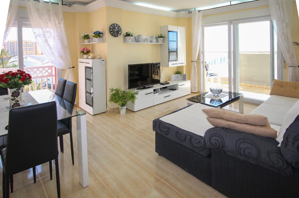 TV and multimedia, Living room, Dining area