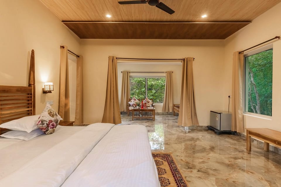 Photo of the whole room, Bedroom