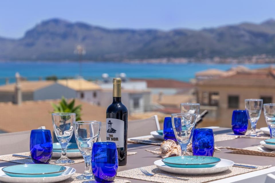 Balcony/Terrace, Sea view, Street view, Drinks, Alcoholic drinks