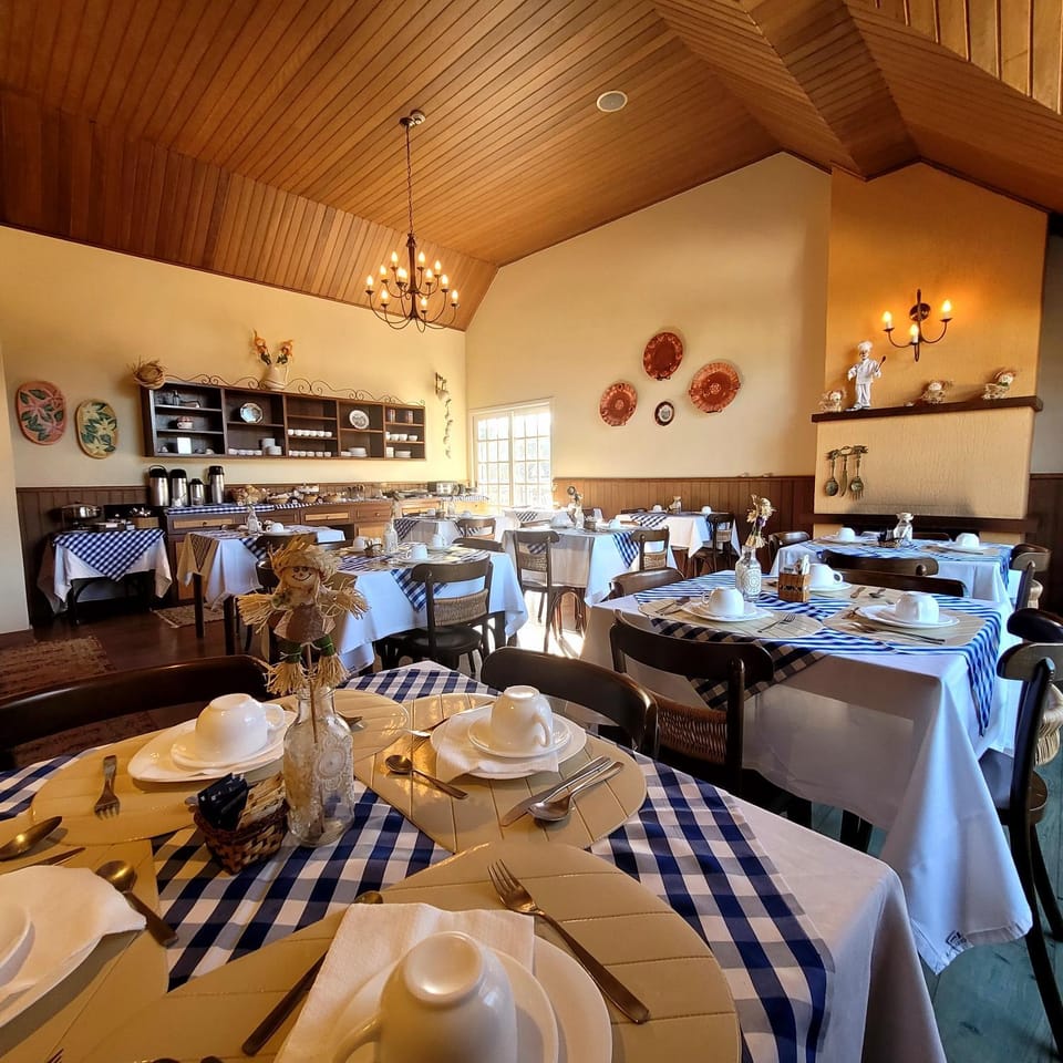 Restaurant/places to eat, Food and drinks, Food