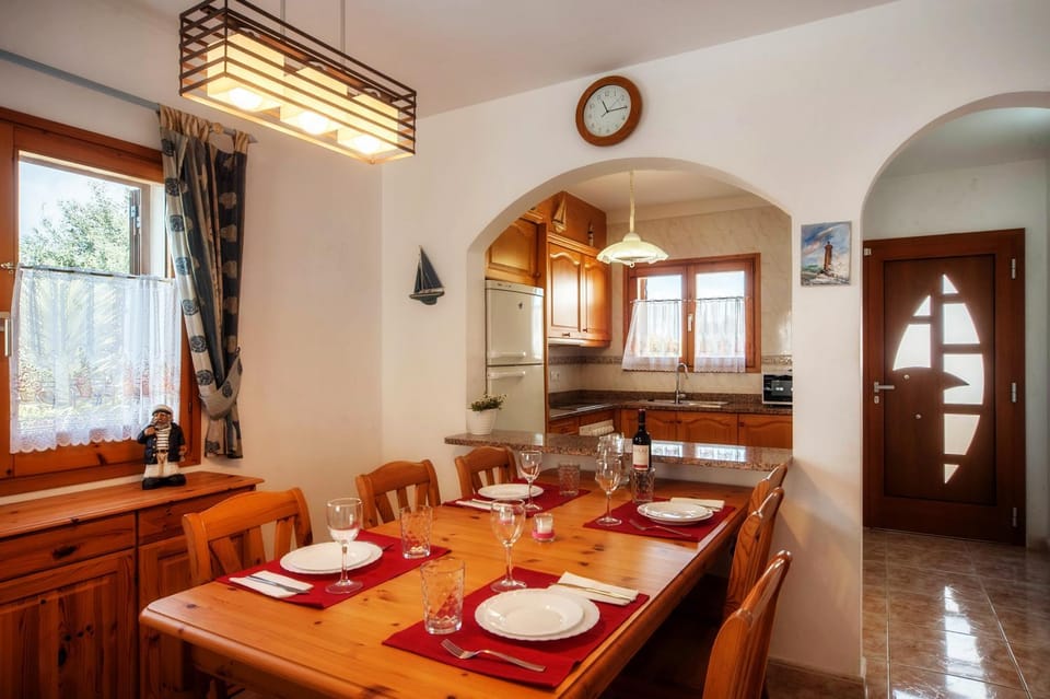 Living room, Lunch