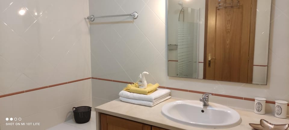 Bathroom, towels