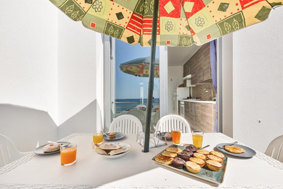 Patio, Dining area