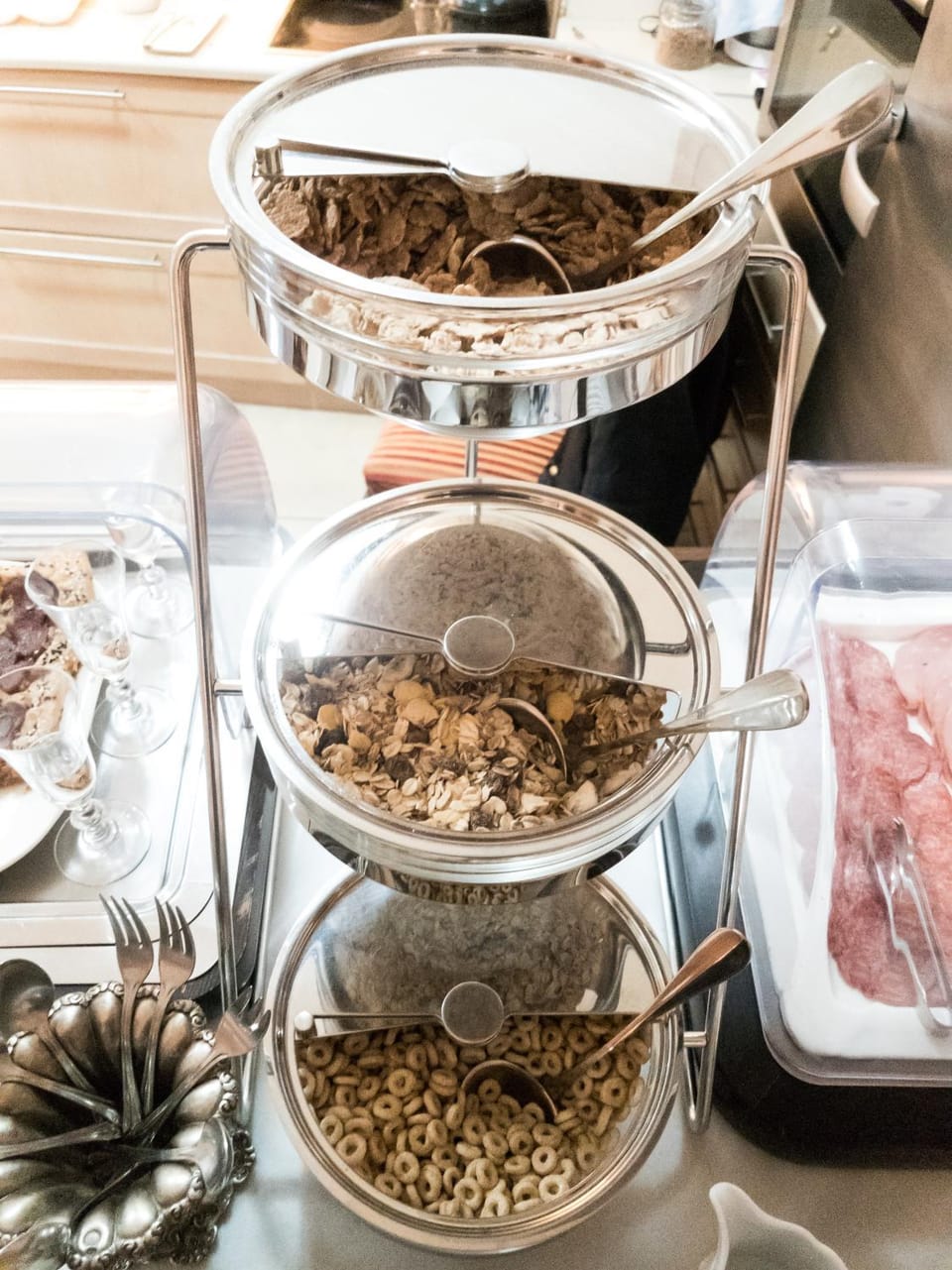 Breakfast, Buffet breakfast
