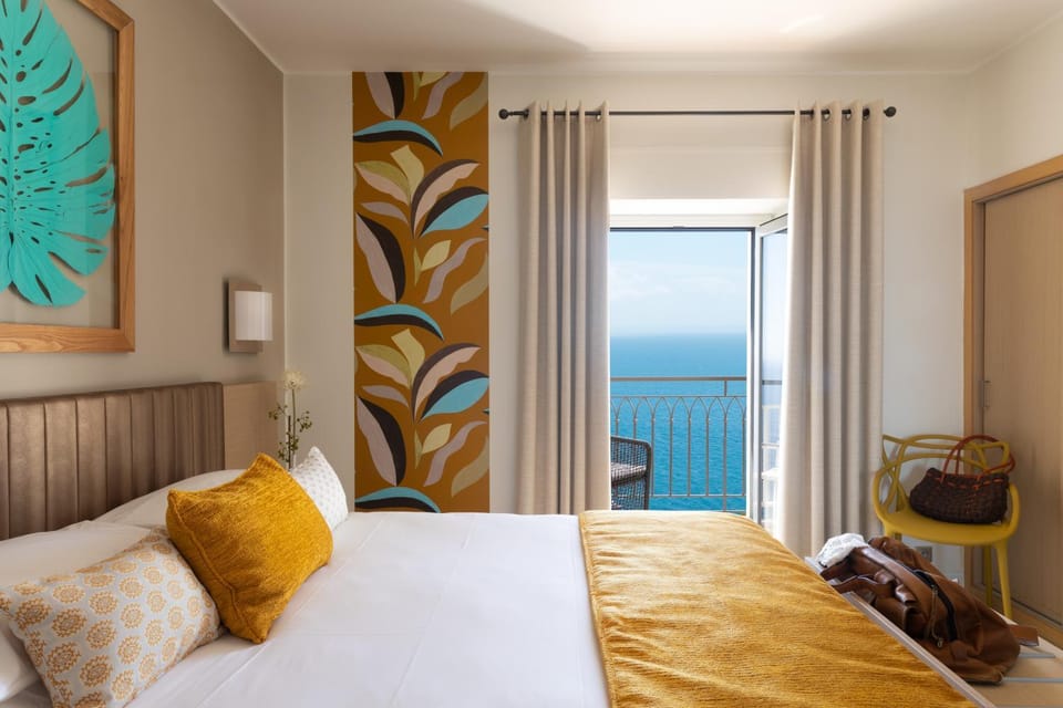 Bed, Bedroom, Sea view