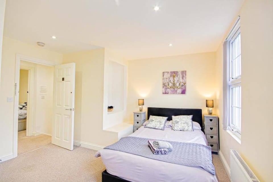 Parliament Bed and Breakfast in Gloucester