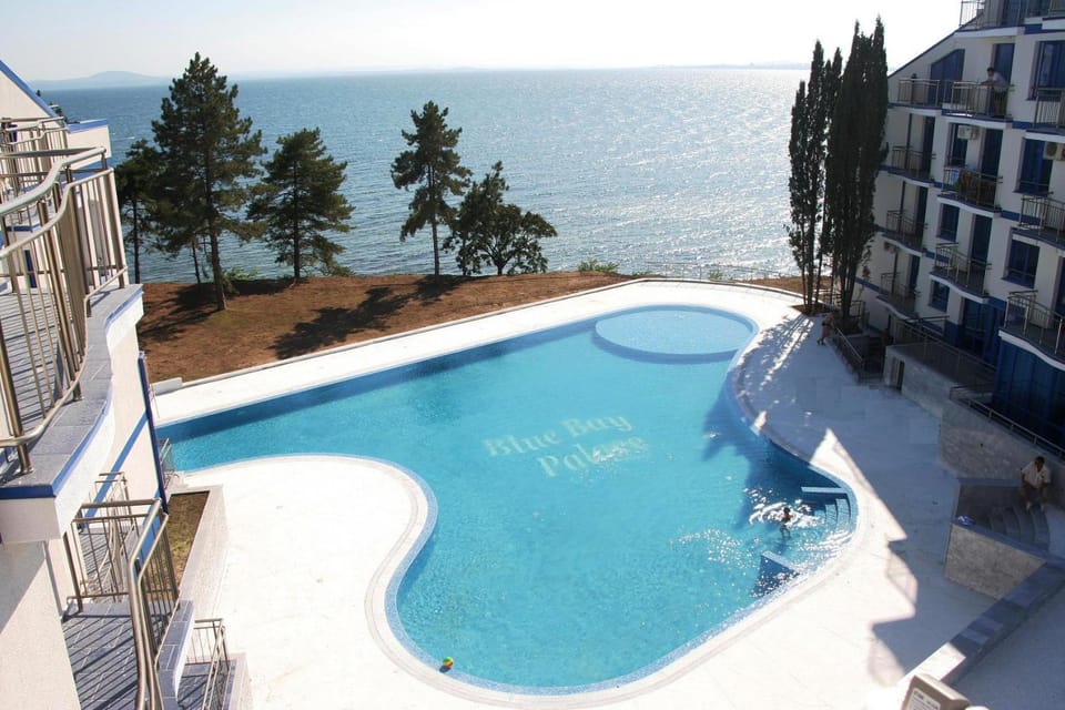Swimming pool, Swimming pool
