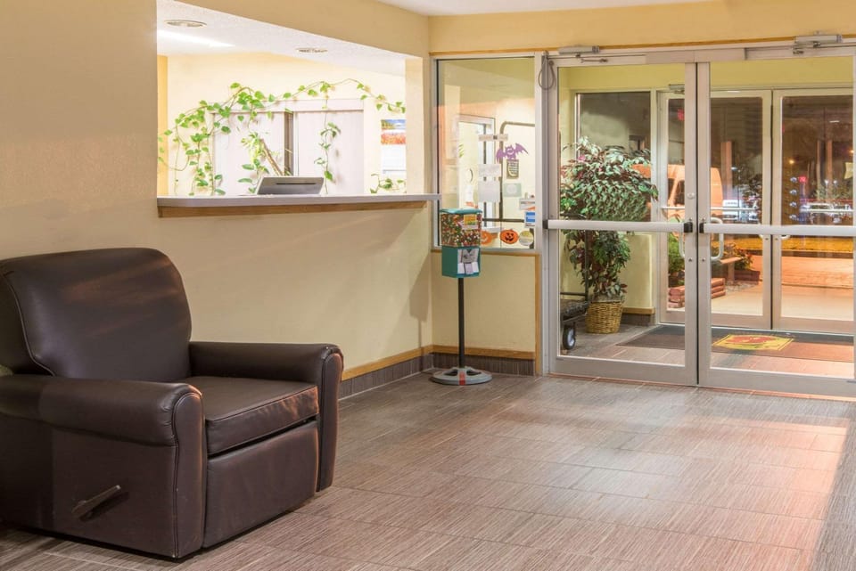 Lobby or reception, On site