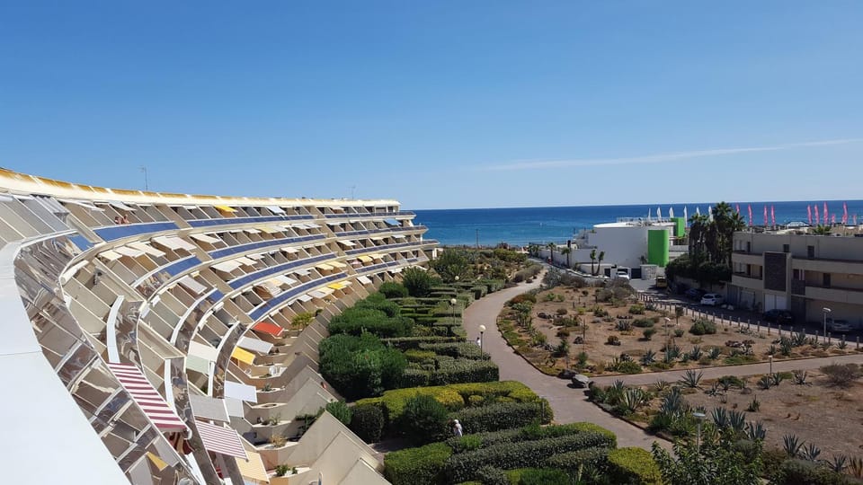 Garden view, Sea view