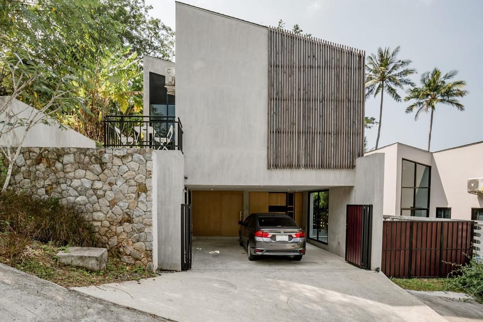 Facade/entrance