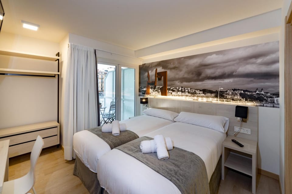 Bedroom, Internal: Not applicable to any particular room