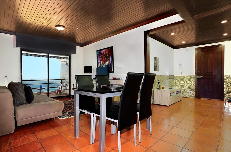 Communal lounge/ TV room, Natural landscape, TV and multimedia, Balcony/Terrace, Living room, Seating area, Dining area, Garden view, Pool view, Sea view