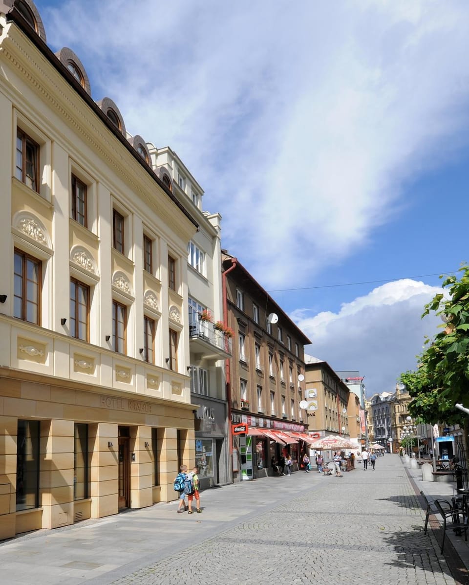 Facade/entrance, Shopping Area