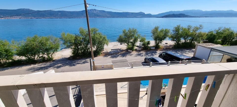View (from property/room), Balcony/Terrace, Mountain view, Sea view