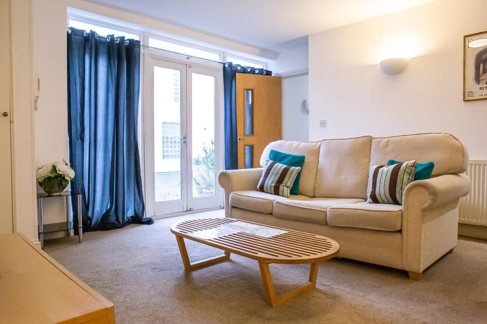Stylish modern Mews house in central St Leonards Apartment in Hastings
