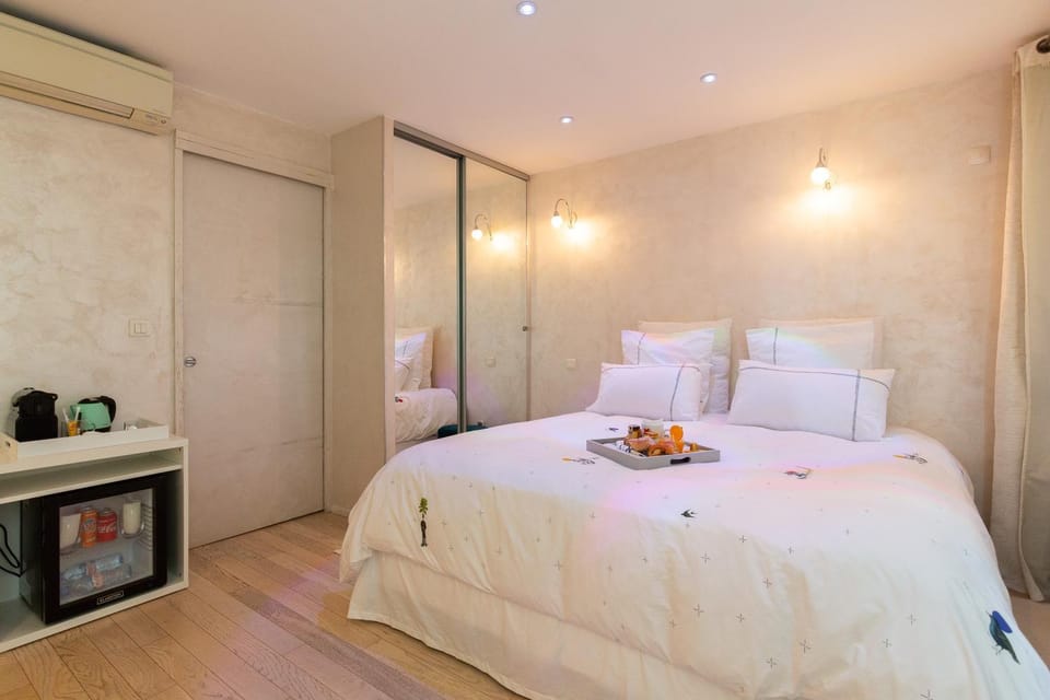 Aby Bed and Breakfast in Cannes