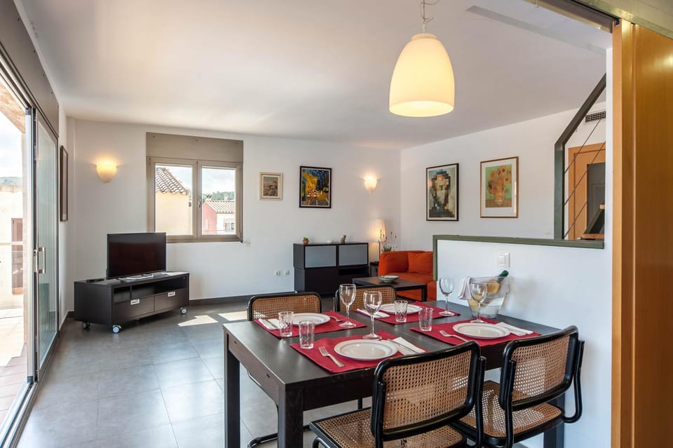 Living room, Dining area