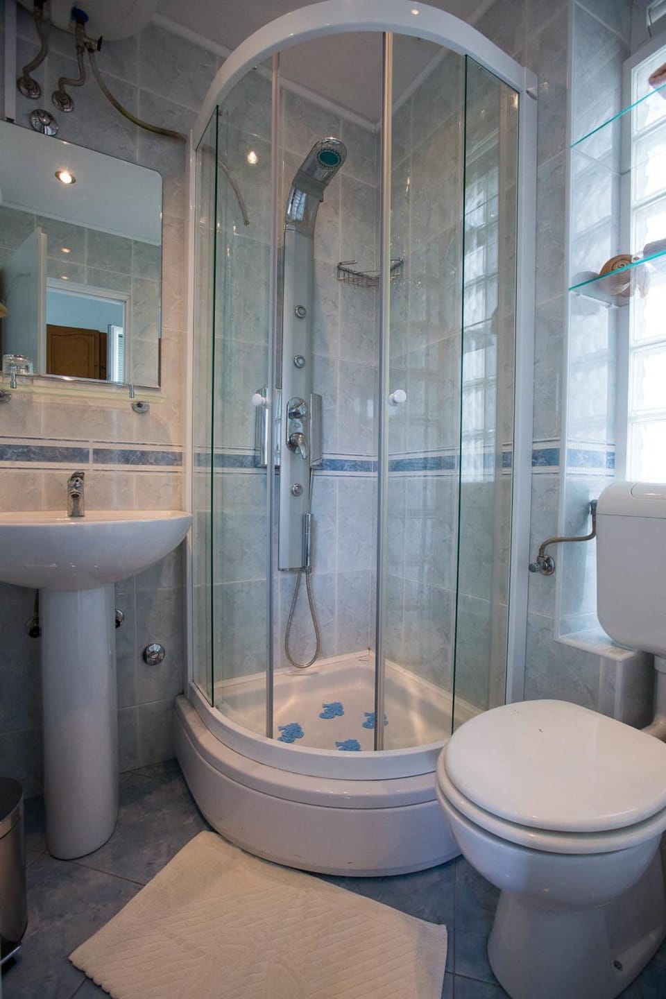 Shower, Toilet, Bathroom, Decorative detail