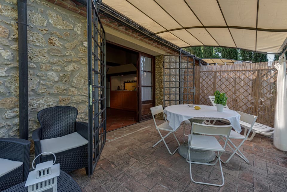 Balcony/Terrace, Dining area