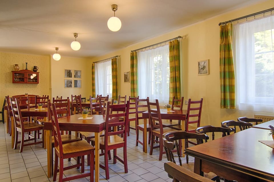 Communal lounge/ TV room, Dining area