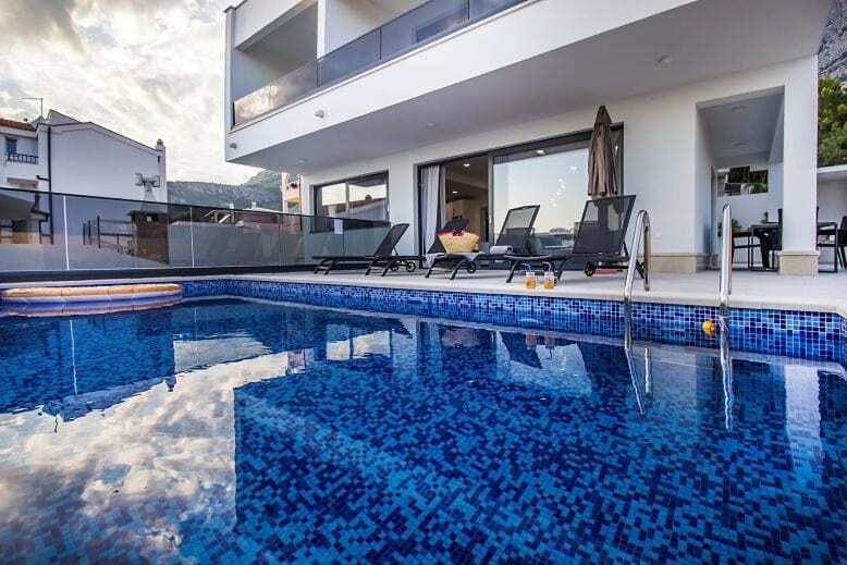 New Mountainside Villa w Pool + Stunning Sea View Villa in Makarska