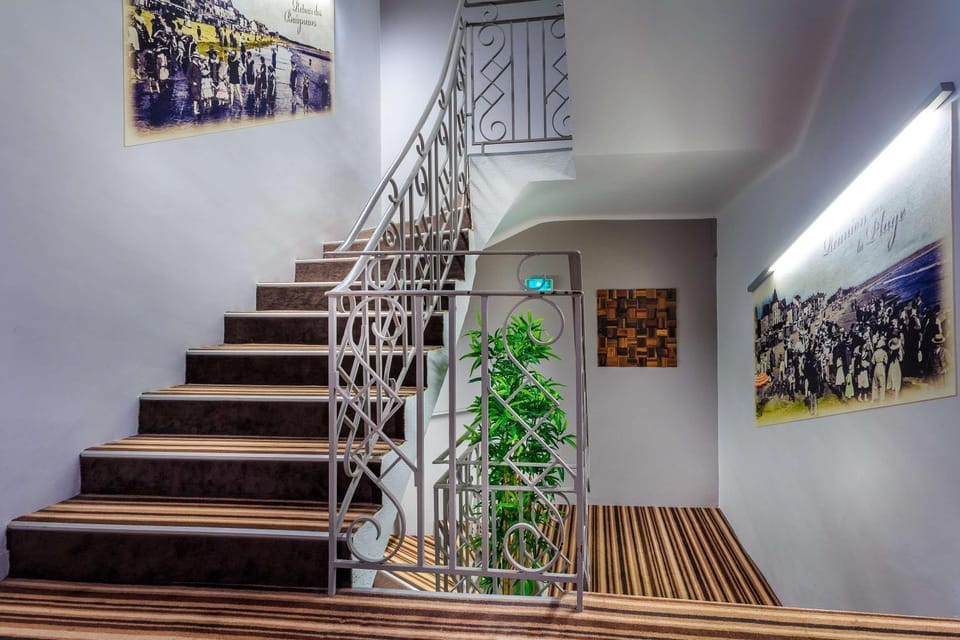 Property building, Lobby or reception, On site