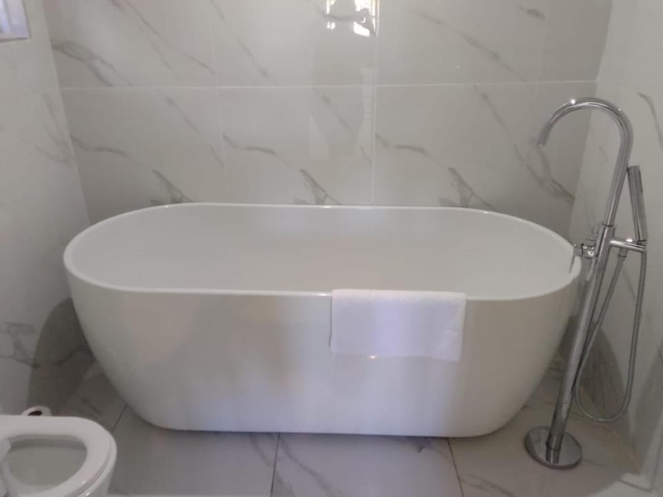 Blue Waves Lodge Bed and Breakfast in Umhlanga