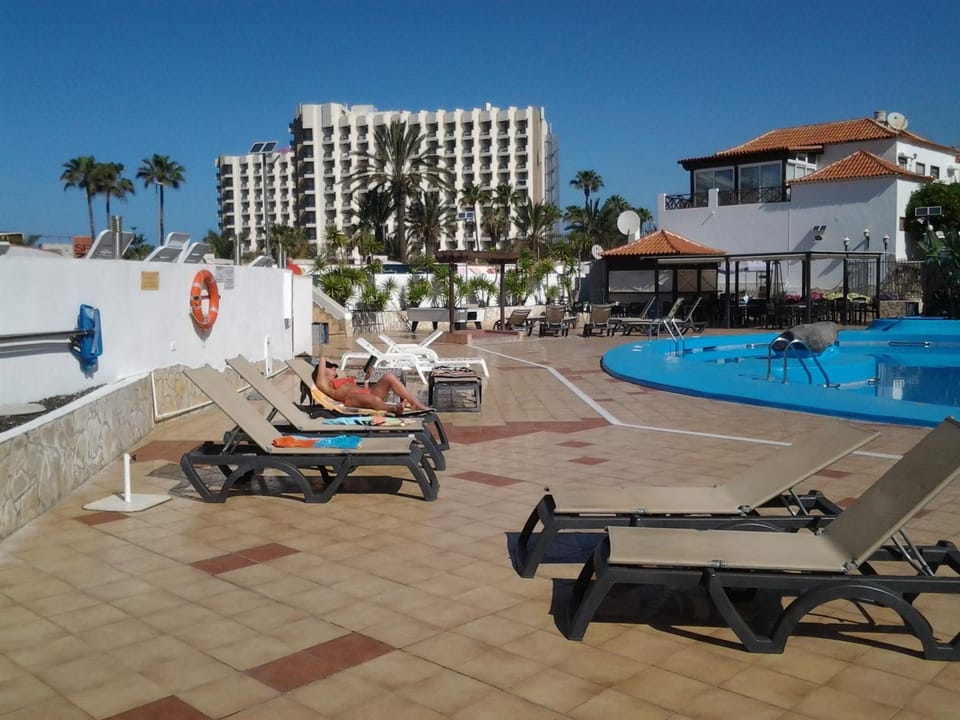 Swimming pool, Swimming pool