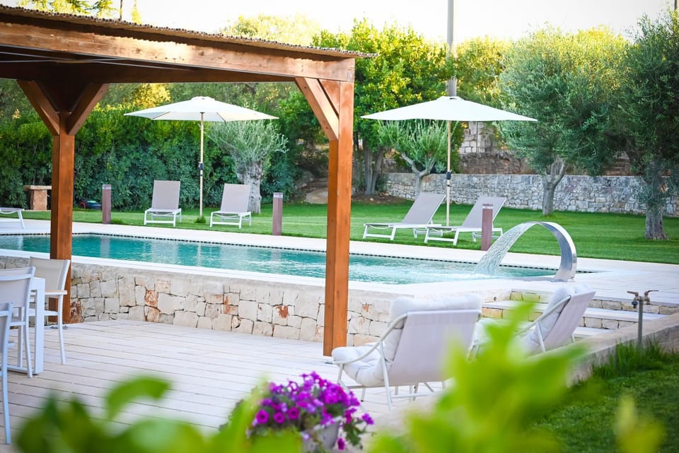 Spring, Day, Natural landscape, Garden, Garden view, Pool view, Swimming pool, sunbed