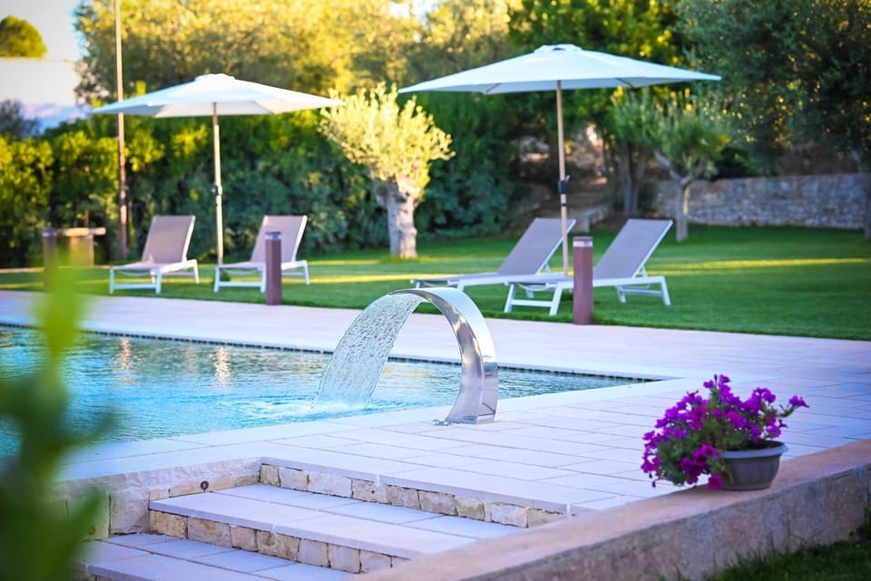 Day, Natural landscape, Garden, Garden view, Pool view, Swimming pool, sunbed