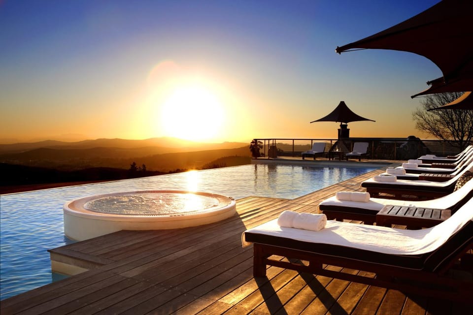 Massage, Spa and wellness centre/facilities, Autumn, Pool view, Swimming pool, Swimming pool, Sunrise, Sunset, sunbed