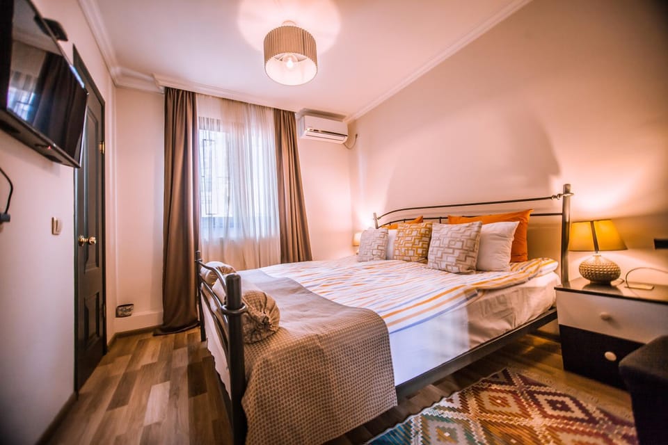 Bed, Photo of the whole room