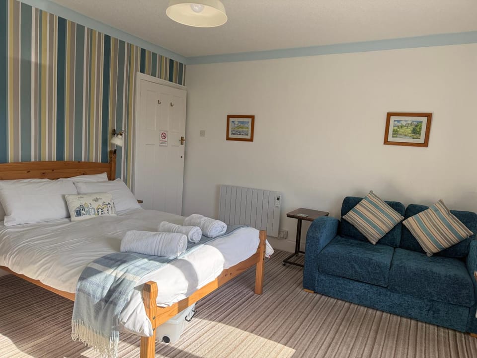 Holly Trees room only accommodation Bed and Breakfast in Seahouses